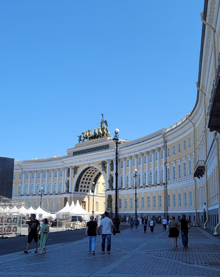 세계 3대 미술관으로 꼽히는 상트페테르부르크 에르미타시 미술관 아름다운 외관을 자랑한다. 소장품은 무려 300만점에 이른다. 사진은 에르미타시미술관 신관 외부 전경 *재판매 및 DB 금지