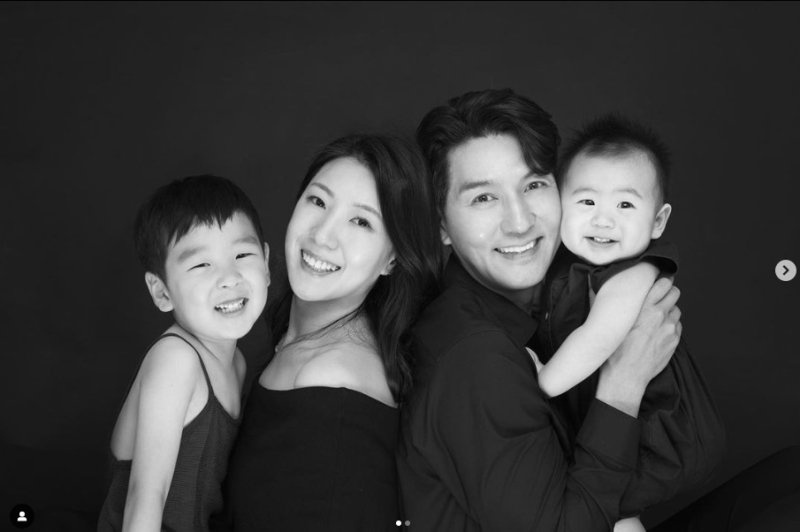 이필모 서수연 부부 가족사진/ 서수연 인스타그램 캡처