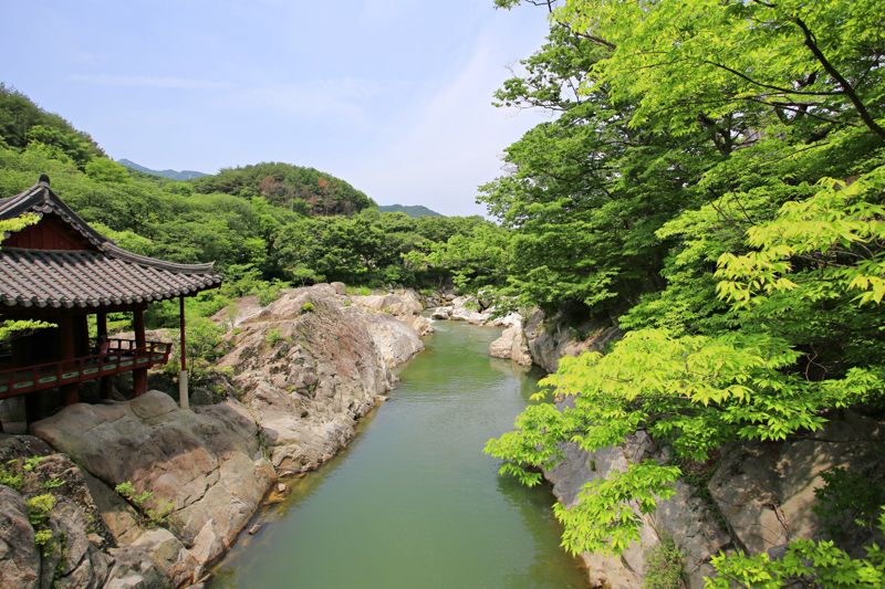 경남 함양 화림동계곡의 백미로 꼽히는 거연정 / 한국관광공사 제공