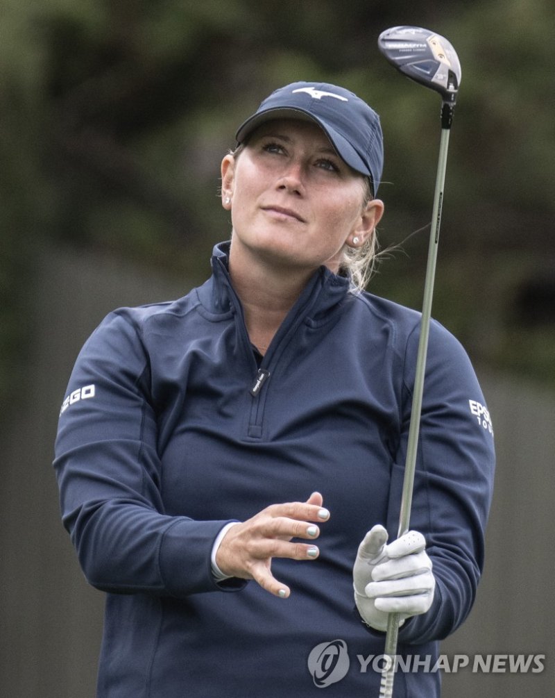 베일리 타디 Bailey Tardy watches her drive in round two of the Women's U.S. Open at Pebble Beach, California on Friday, July 7, 2023. Photo by Terry Schmitt/UPI