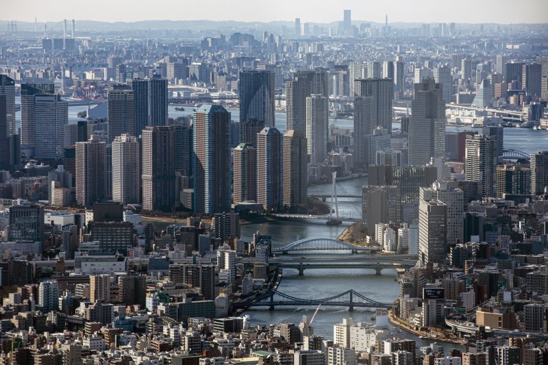 도쿄의 전망대에서 바라본 고층 빌딩과 밀집된 건물 모습. 뉴시스