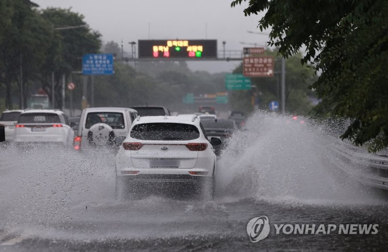 전국 폭우 오늘밤 고비..강한 비에 돌풍까지