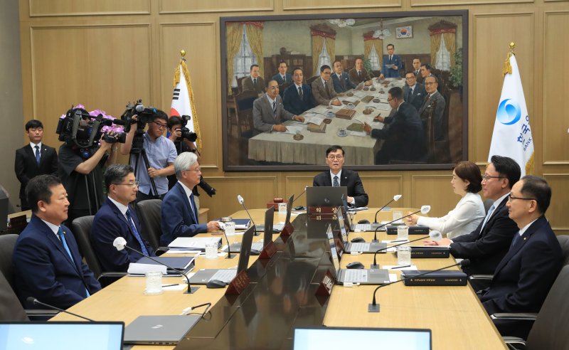 이창용 한국은행 총재가 7월 13일 오전 서울 중구 한국은행에서 열린 금융통화위원회 본회의에서 회의를 주재하고 있다. 사진제공=한국은행.