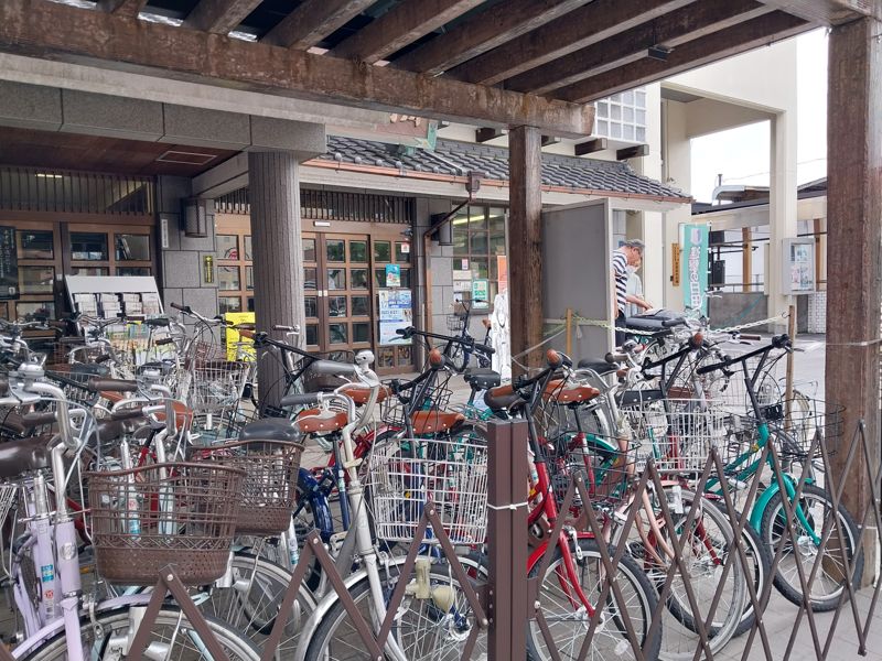 히타역 관광 안내소에 있는 자전거들 / 사진=이환주 기자