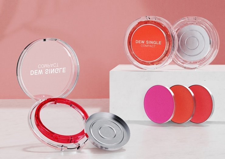 후원기관장상을 수상한 연우의 듀 싱글 콤팩트(사진=한국콜마 제공) *재판매 및 DB 금지