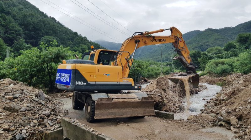 지난 2020년 8월 수해 복구 현장에 투입된 HD현대건설기계 굴착기.(HD현대 제공) 사진=뉴시스