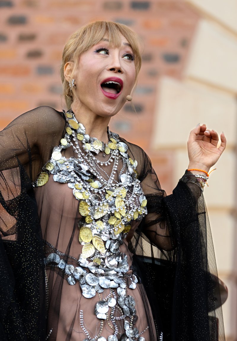 15일 오후(현지 시간) 프랑스 중부 루와르 지방의 고성인 ‘샤토 드 라 페르테-앵보(Chateau de La Ferte-Imbault)에서 ‘조수미 국제 콩쿠르’ 발대식 및 독창화가 열려 소프라노 조수미가 공연을 펼치고 있다. 2023.7.16/뉴스1 ⓒ News1 이준성 기자