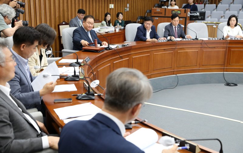 서경환 대법관 후보자 청문보고서 채택…권영준은 '보류'