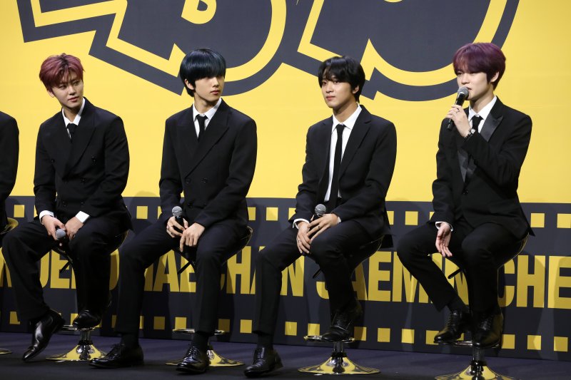[서울=뉴시스] 박진희 기자 = NCT DREAM(엔시티 드림) 멤버 천러(오른쪽부터), 해찬, 지성, 재민이 17일 서울 송파구 롯데호텔월드에서 정규 3집 'ISTJ' 발매 기념 기자간담회를 하고 있다. 2023.07.17. pak7130@newsis.com