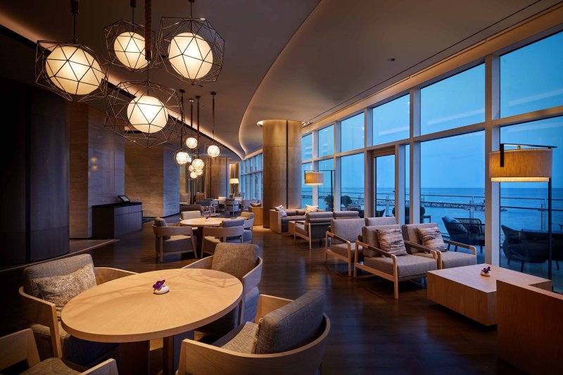 [부산=뉴시스] 시그니엘 부산은 '더 라운지'에서 전통차를 활용한 오리엔탈 하이볼 4종을 출시했다고 18일 밝혔다. (사진=시그니엘 부산 제공) 2023.07.18. photo@newsis.com *재판매 및 DB 금지