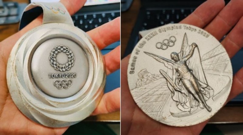 도쿄올림픽 은메달 '변색' 논란... 중국 선수 쓰레기 됐다