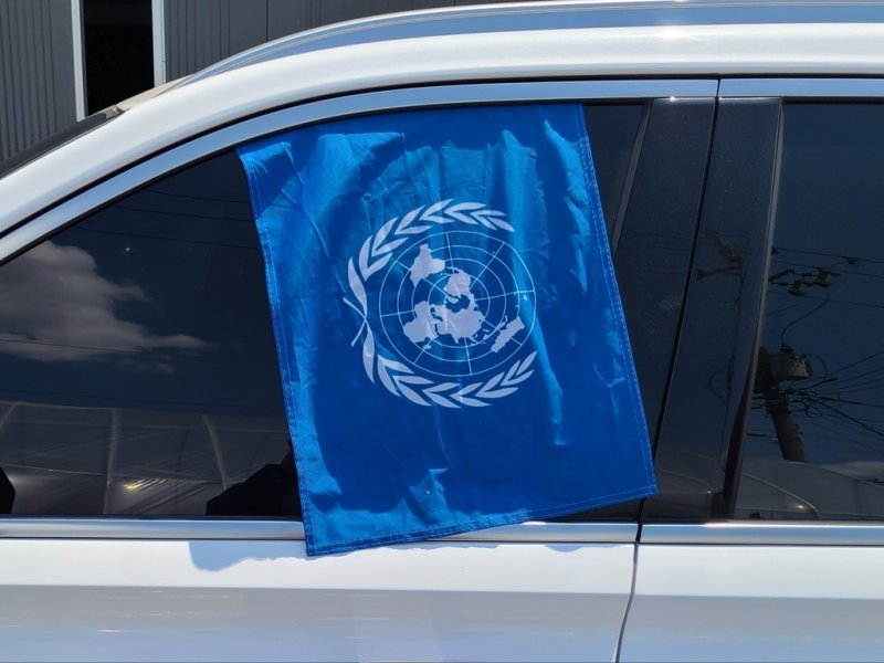 차량에 걸린 유엔 깃발 [독자 제공. 재판매 및 DB 금지]