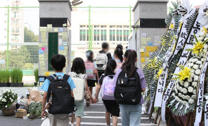 '초등교사 극단 선택' 학교장 "학폭 신고 없었어…정치인 루머 사실아냐"