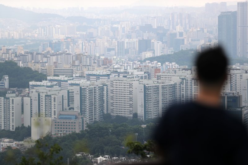 저신용자 대출상품 '위축'...리스크 관리 올인하는 저축銀