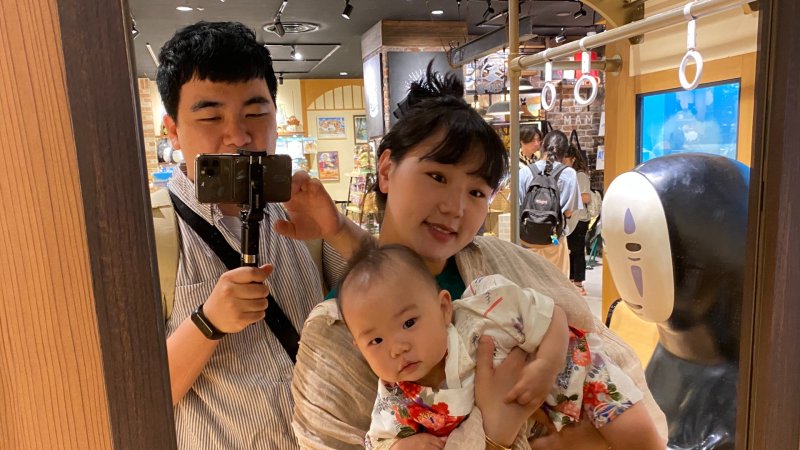 [서울=뉴시스]유튜브 채널 '종지부부'를 운영하는 채종태, 장은지 부부와 딸 채움 (사진=종지부부 제공) 2023.07.19. photo@newsis.com *재판매 및 DB 금지