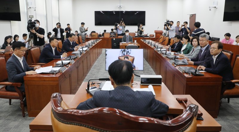 윤리특위 '김남국 징계안' 심사 돌입…징계 시기 늦어질까