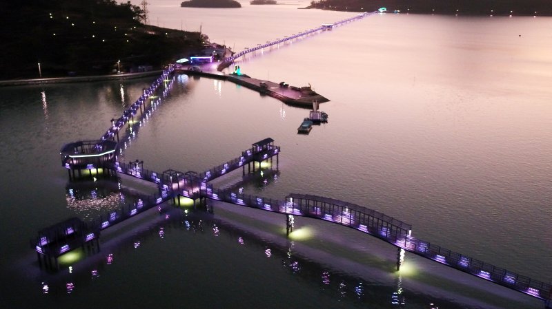 신안 안좌 퍼플교 야경 (신안군 제공)/뉴스1