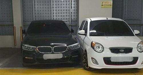 경차가 '민폐주차' 응징하자..머리채 잡고 욕설한 BMW차주