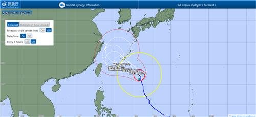태풍 '카눈' 예상경로 변동…상하이 상륙 안하고 방향 틀듯 일본 기상청이 31일 정오 발표한 카눈 예상 경로. [일본 기상청 홈페이지 갈무리. 재판매 및 DB 금지]