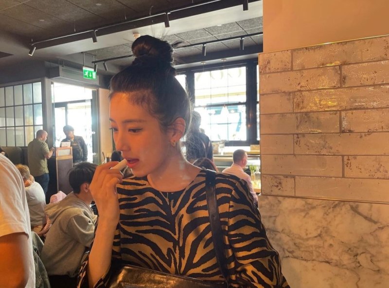 [서울=뉴시스] 수지. (사진=수지 인스타그램 캡처) 2023.08.01. photo@newsis.com *재판매 및 DB 금지