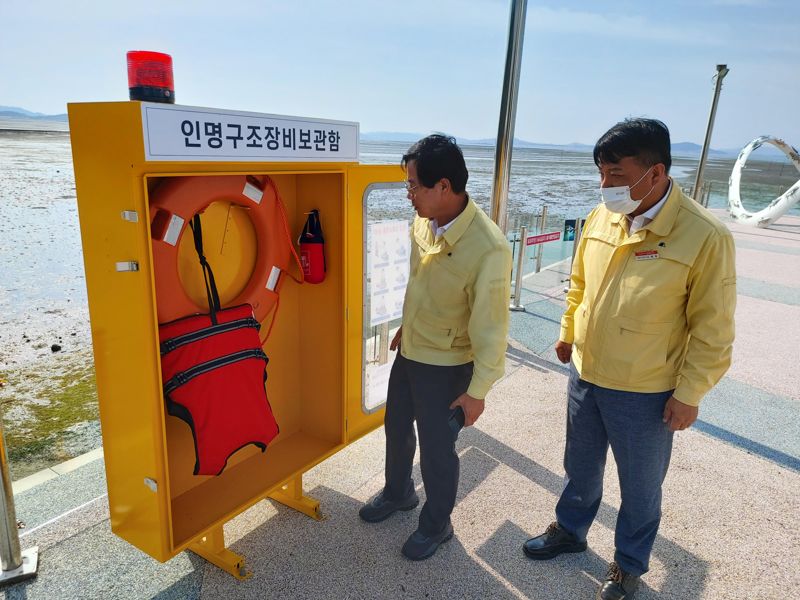 전남도가 본격적인 여름 휴가철을 맞아 개장 중인 57개 해수욕장의 안전·편의시설 운영 실태 등 현장 지도 점검을 오는 27일까지 실시한다. 전남도 제공