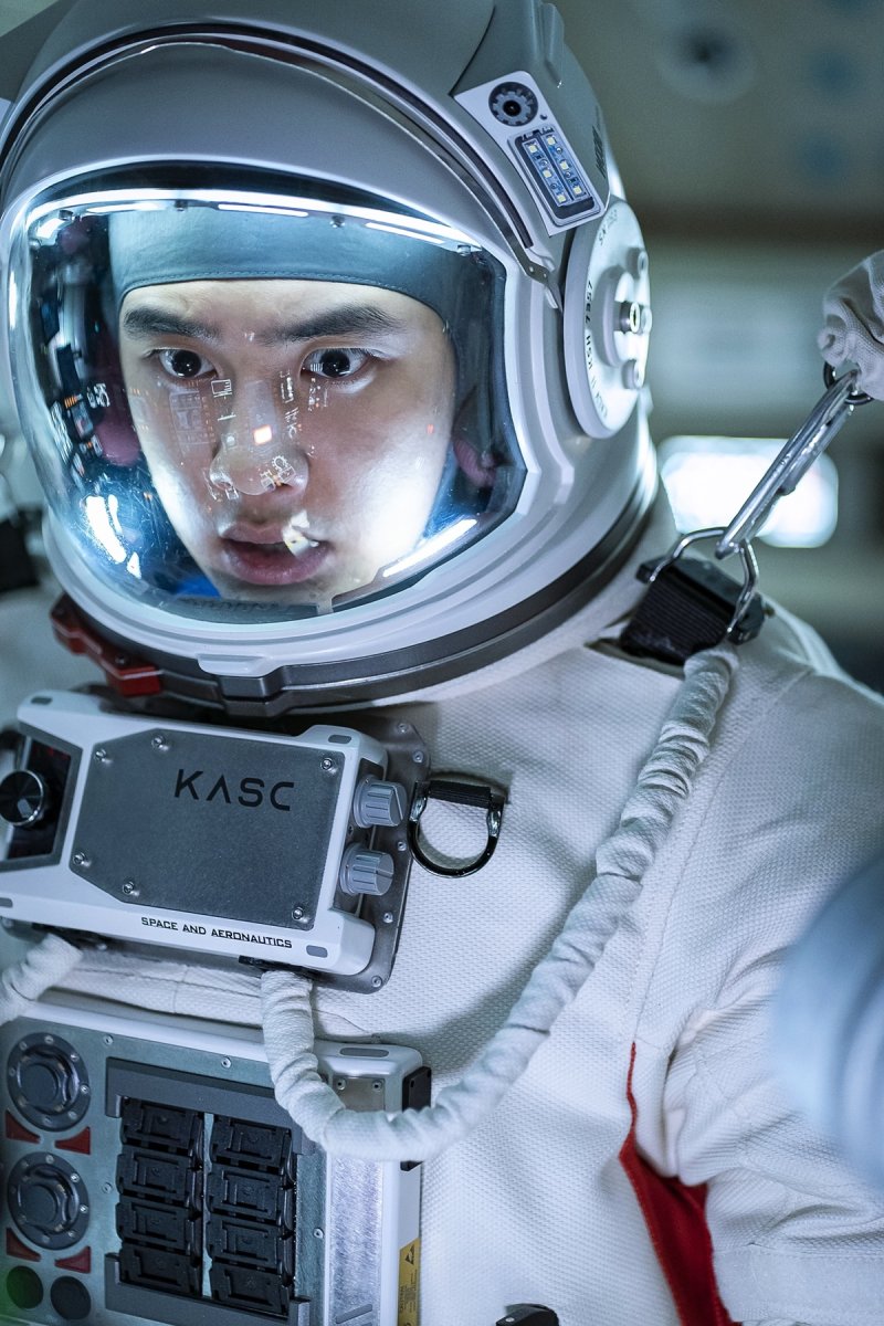 '더문' 도경수에 쏟아지는 극찬…'달캉스'로 이끈 호연 - 파이낸셜뉴스