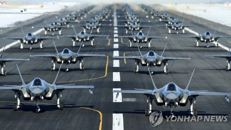 F-35 같은 첨단무기에 필수 소재인 희토류. 사진=로이터 연합뉴스