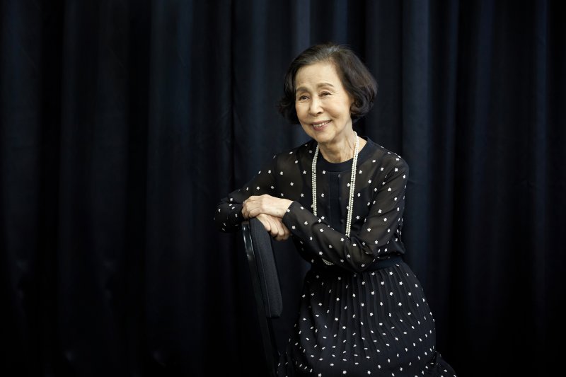 [서울=뉴시스]배우 손숙이 데뷔 60주년 기념 공연으로 연극 '토카타'를 선보인다. (사진=신시컴퍼니 제공) 2023.08.04. photo@newsis.com *재판매 및 DB 금지