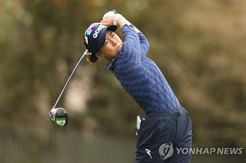 신지은 PEBBLE BEACH, CALIFORNIA - JULY 07: Jenny Shin of South Korea plays her shot from the 15th tee during the second round of the 78th U.S. Women's Open at Pebble Beach Golf Links on July 07, 2023 in Pebble Beach, California. Ezra Shaw/Getty Images/AFP (Photo by EZRA SHAW / GETTY IMAGES NORTH AMERIC