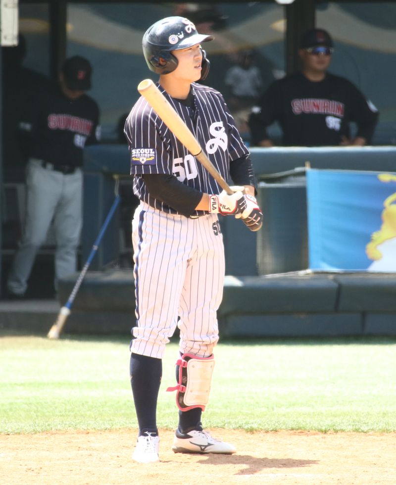 황금사자기‧청룡기 급부상…‘청대 유격수’ 여동건이 판을 뒤흔든다 [FN 아마야구]