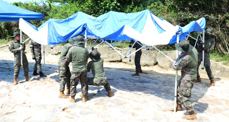 지난 4일 전북 부안 세계스카우트잼버리 델타구역에서 군 장병들이 천막을 설치하고 있다. 사진=뉴스1