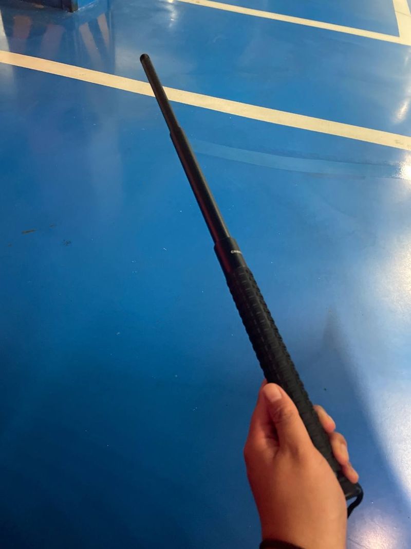 직장인 김모씨(43)가 구입한 삼단봉. 김씨는 "최소한의 안전을 위해 나와 가족을 지켜야 할 경우가 생길까봐 구매를 결정했다"고 밝혔다. 사진=이진혁 기자