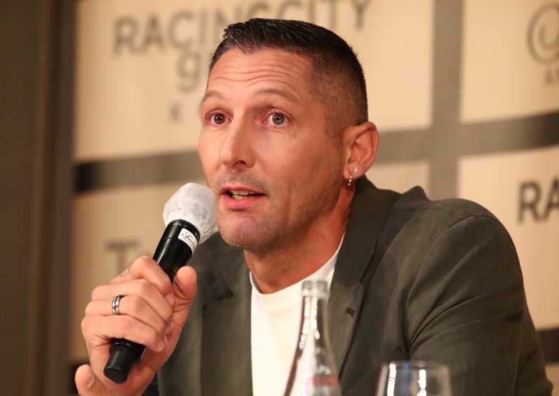 이탈리아 축구 전설 마르코 마테라치가 10일 오전 서울 영등포구 페어몬트 앰배서더 서울에서 열린 라싱시티그룹 초청 축구 레전드 3인 기자회견에서 취재진 질의에 답변하고 있다. 2023.8.10/뉴스1 ⓒ News1 김민지 기자