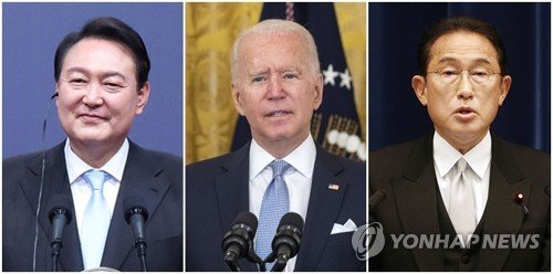 왼쪽부터 윤석열 대통령, 조 바이든 미국 대통령, 기시다 후미오 일본 총리. 연합뉴스