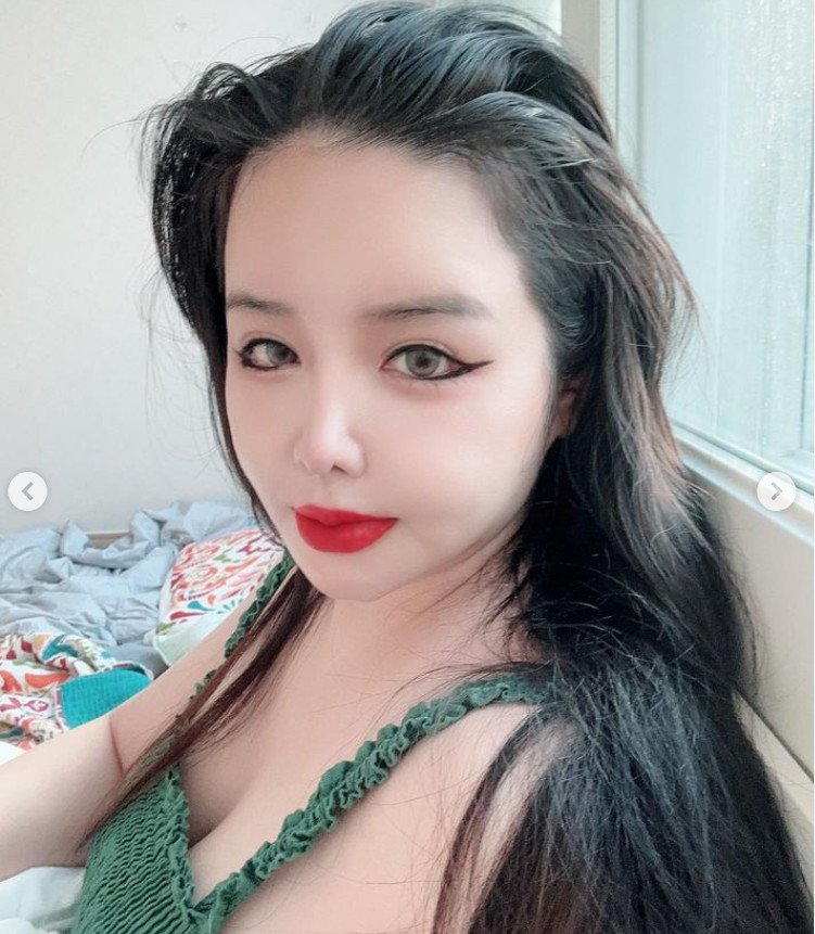 박봄, 글래머 몸매 뽐낸 셀카…달라진 이목구비 '깜짝' [N샷]