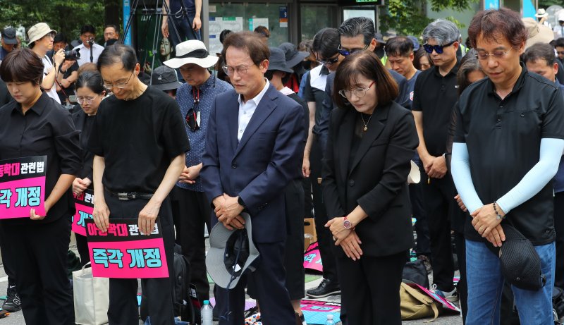 개학한 서이초, 20년 경력 담임 재배치..'사망 교사' 공무상 재해 인정 받을까