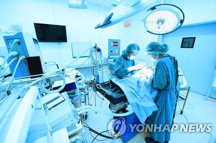 물혹 제거하려다 다리 절단..항소심서도 의사 '집행유예'