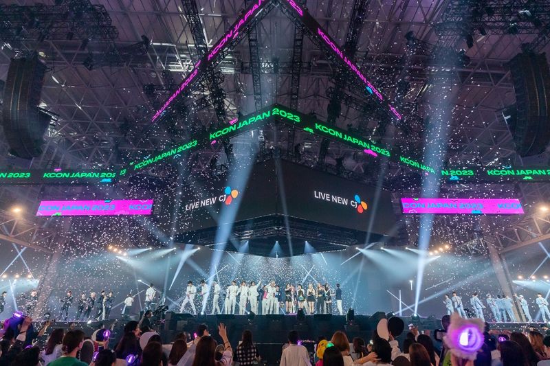 지난 5월 개최한 '케이콘 재팬 2023'은 12만3000명의 관객을 모으며 역대 최다 티켓 매출을 올렸다. CJ ENM 제공