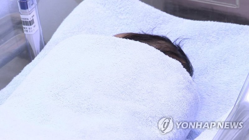 98만원에 사서 2시간 뒤 300만원에 팔았다..20대女 '충격 아동매매'