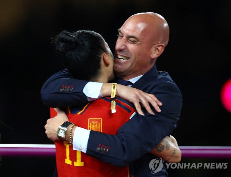 '계속되는 파장' 스페인 여자 국대 선수, 축구협회장 성폭력 혐의로 검찰 고소