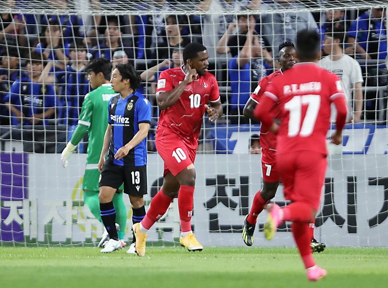 22일 인천광역시 중구 도원동 인천축구전용경기장에서 열린 AFC 챔피언스리그(ACL) 2023~2024 플레이오프 인천 유나이티드와 베트남 하이퐁FC의 경기에서 전반 5분 하이퐁 유리 수자 알메이다가 선제골을 넣은 뒤 골 세리머니를 하고 있다. 2023.8.22/뉴스1 ⓒ News1 박정호 기자