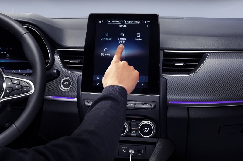 [서울=뉴시스] 르노코리아자동차 소형 스포츠유틸리티차량(SUV) XM3에 설치된 이지커넥트 9.3 내비게이션. (사진=르노코리아자동차 제공) 2023.08.24 photo@newsis.com *재판매 및 DB 금지