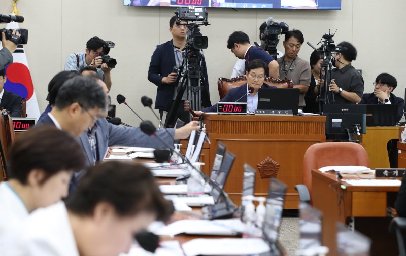 위기 임산부 익명 출산 가능해진다…국회 복지위, 보호출산제 통과