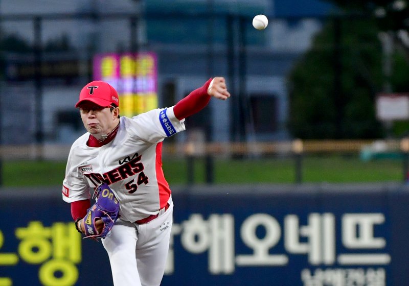 ‘산체스 부상 비보에도’ 핵타선 폭발 KIA, 3연승… 대투수 앞세워 4위 향해 쾌진격