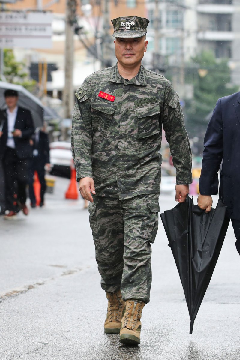 '항명 혐의' 박정훈 전 해병대 수사단장, 국방부 검찰단 출석 [뉴시스Pic] - 파이낸셜뉴스