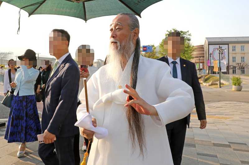 "천공 방문 없었다"…경찰, '관저 개입 의혹' 부승찬 송치 예정