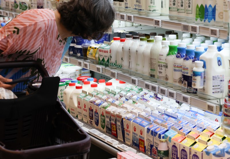 서울 시내 한 백화점 마트에 진열된 우유. 8.30 ⓒ News1 허경 기자