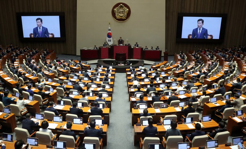 [서울=뉴시스] 추상철 기자 = 김진표 국회의장이 1일 오후 서울 여의도 국회에서 제410회 국회(정기회) 개회식에서 개회사를 하고 있다. 2023.09.01. scchoo@newsis.com