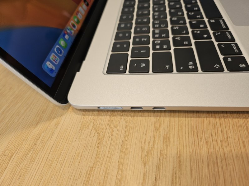 1.15센티미터(㎝) 두께의 15인치 맥북에어.2023.09.03. 오현주 기자