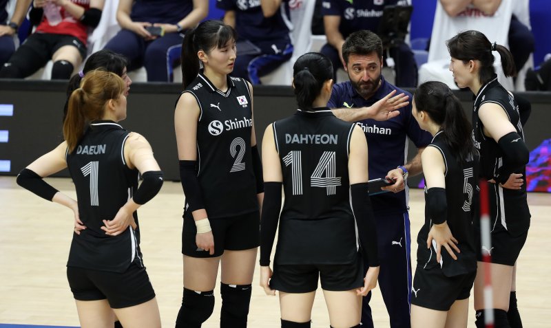 '아시아선수권 4강 탈락' 여자배구, 인도 잡고 5위 결정전…카자흐와 대결(종합) - 파이낸셜뉴스